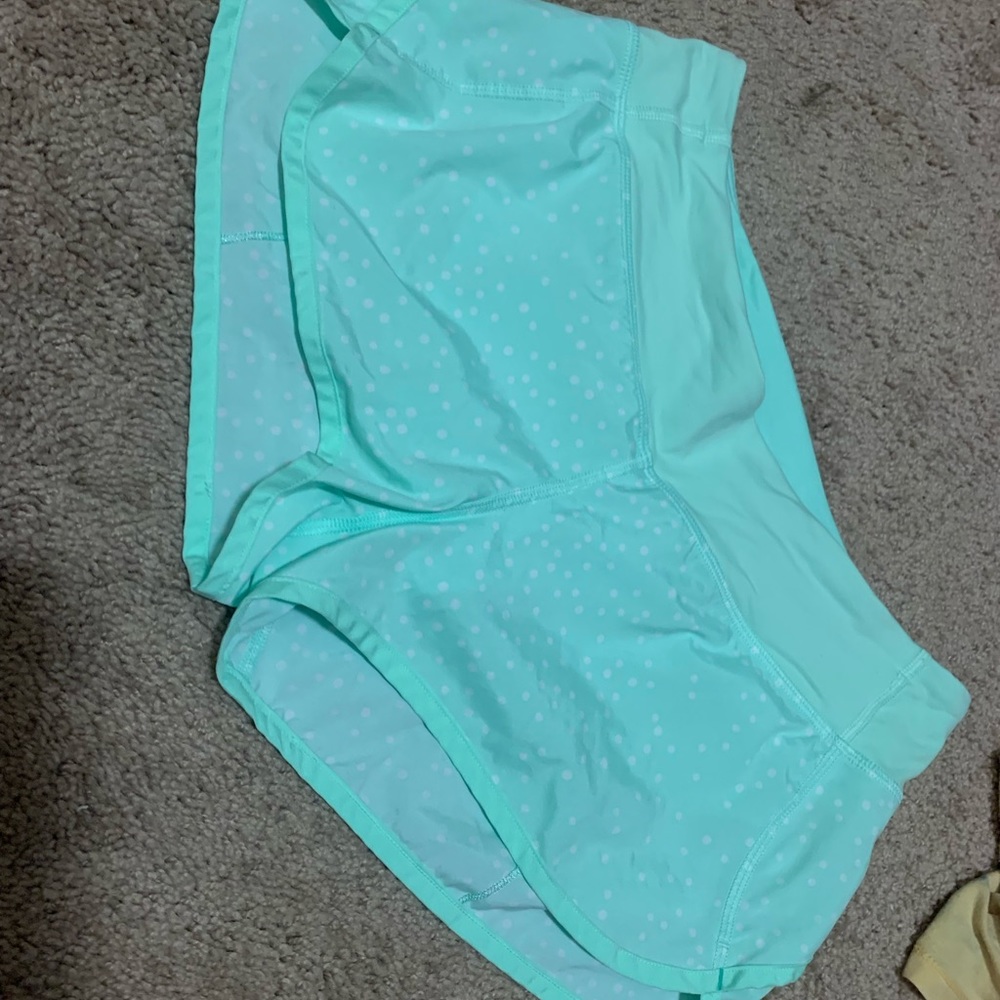 Brand new mint polka dot speed up lululemon shorts 2.5 inch